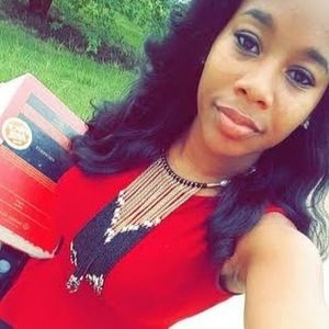 Meet your Posher, Enisha